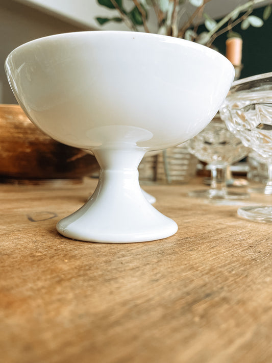 Set of 4 White Dessert Dishes