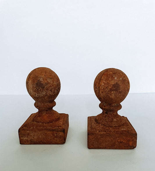Set of 2 Decorative Iron Pieces